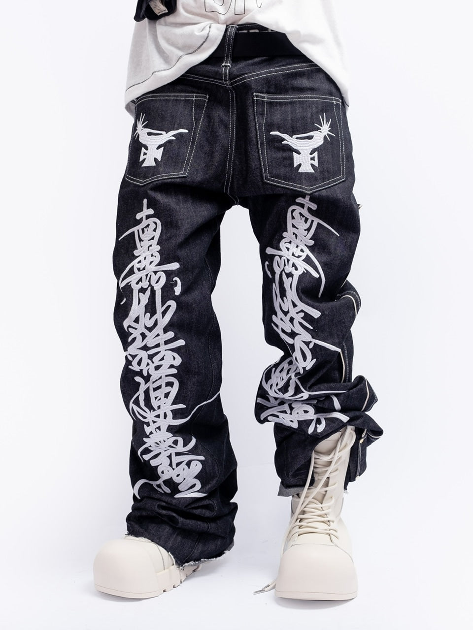 【F.V.V.O】RED SELVEDGE EMBROIDERED RAW DENIM JEANS