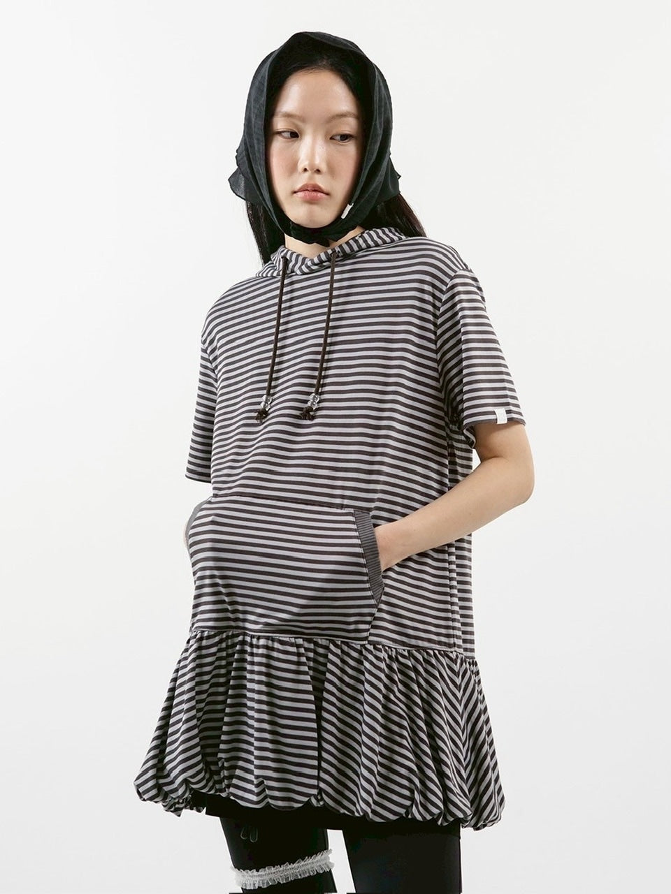 【TUOMIO】STRIPE BALLOON HOOD DRESS / 【トゥオミオ】ストライプバルーンフードワンピース