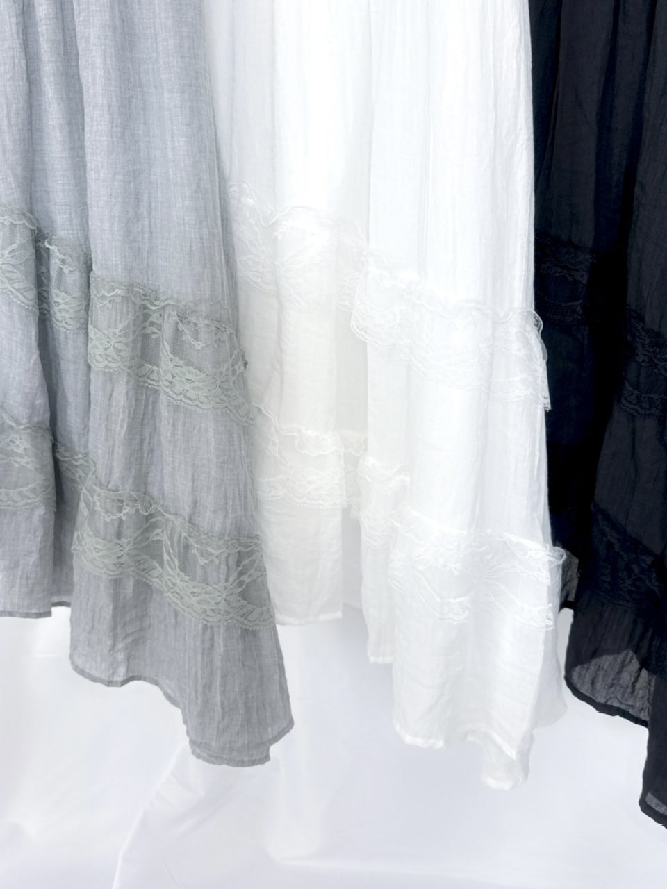 国際配送【Nerd out XU】unbalance long frill skirt (3color) / 【ナードアウトエックスユー】アンバランスロングフリルスカート