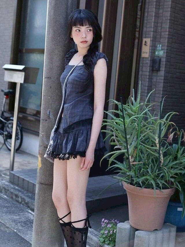 【Uglyshadow】CHECK SHIRRING BLOUSE / 【アグリーシャドウ】チェックシャーリングノースリーブブラウス