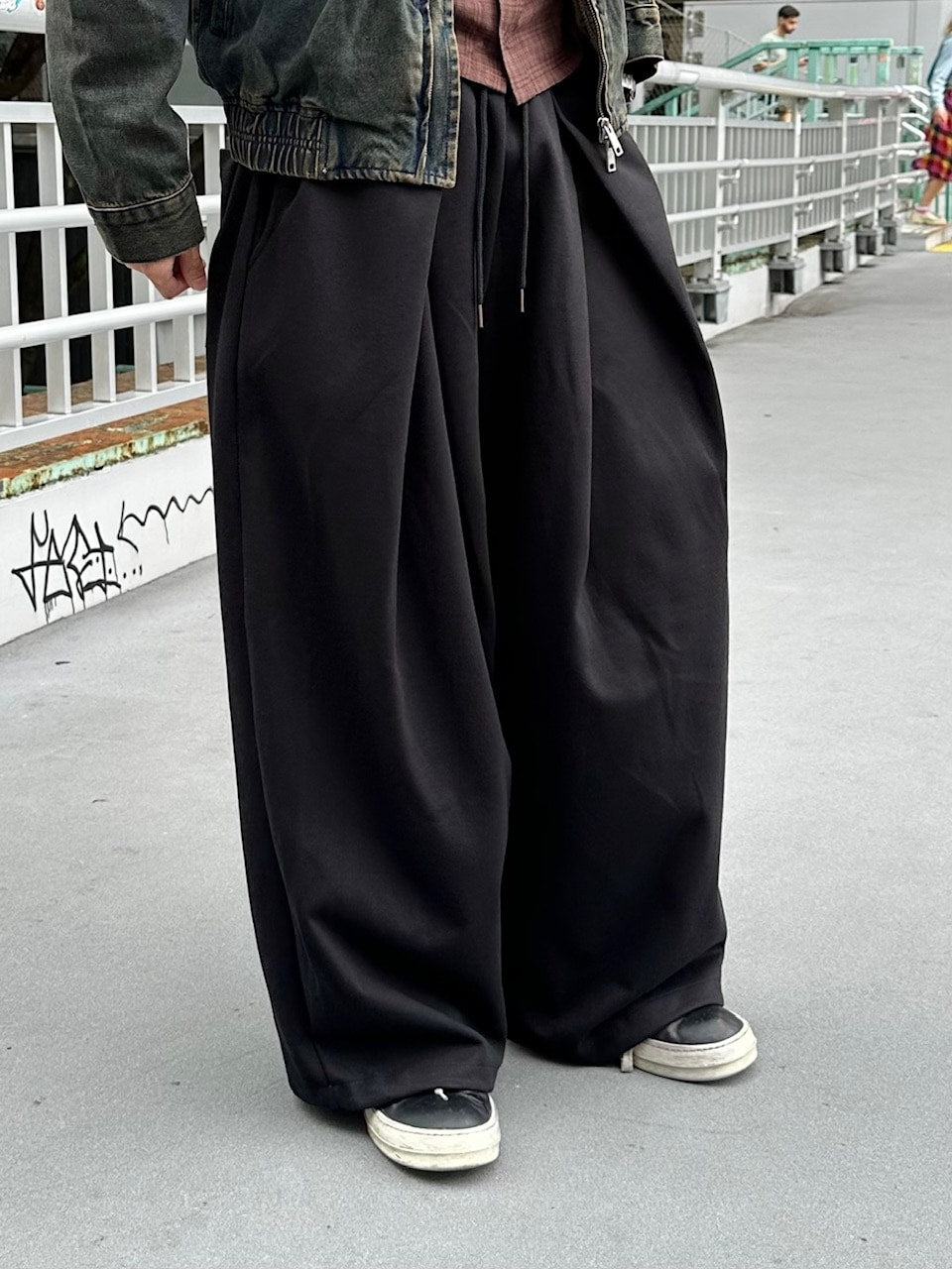 大阪店WEB限定受注制【Chikashitsu +】double tuck balloon sweat pants / 【チカシツプラス】ダブルタックバルーンスウェットパンツ (2color)