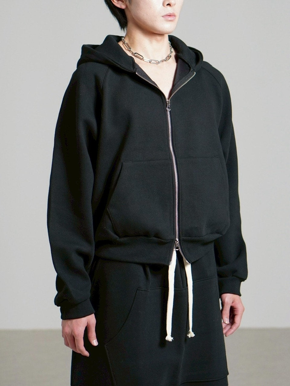 受注制【Chikashitsu +】heavy weight cotton cropped hoodie / 【チカシツプラス】ヘビーウェイトコットンクロップドパーカー (3color)