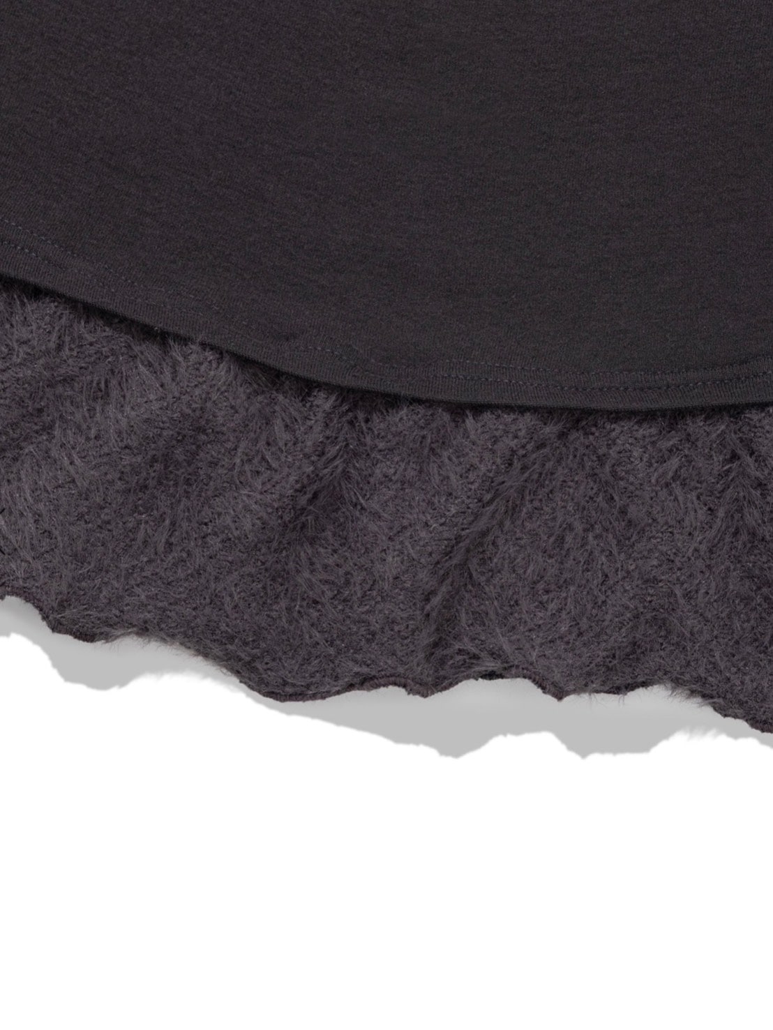 12/21 20:00 発売【Uglyshadow】SCARF FUR FRILL T-SHIRT