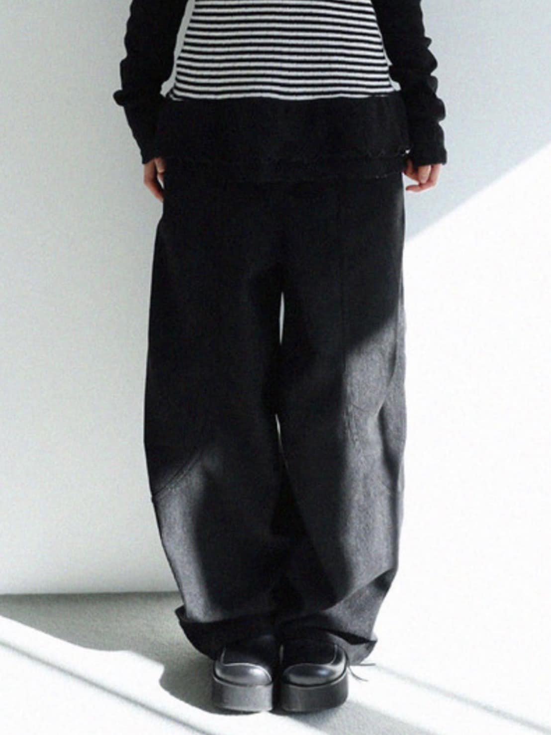 12/21 20:00 発売【Uglyshadow】LACE CORDUROY PANTS