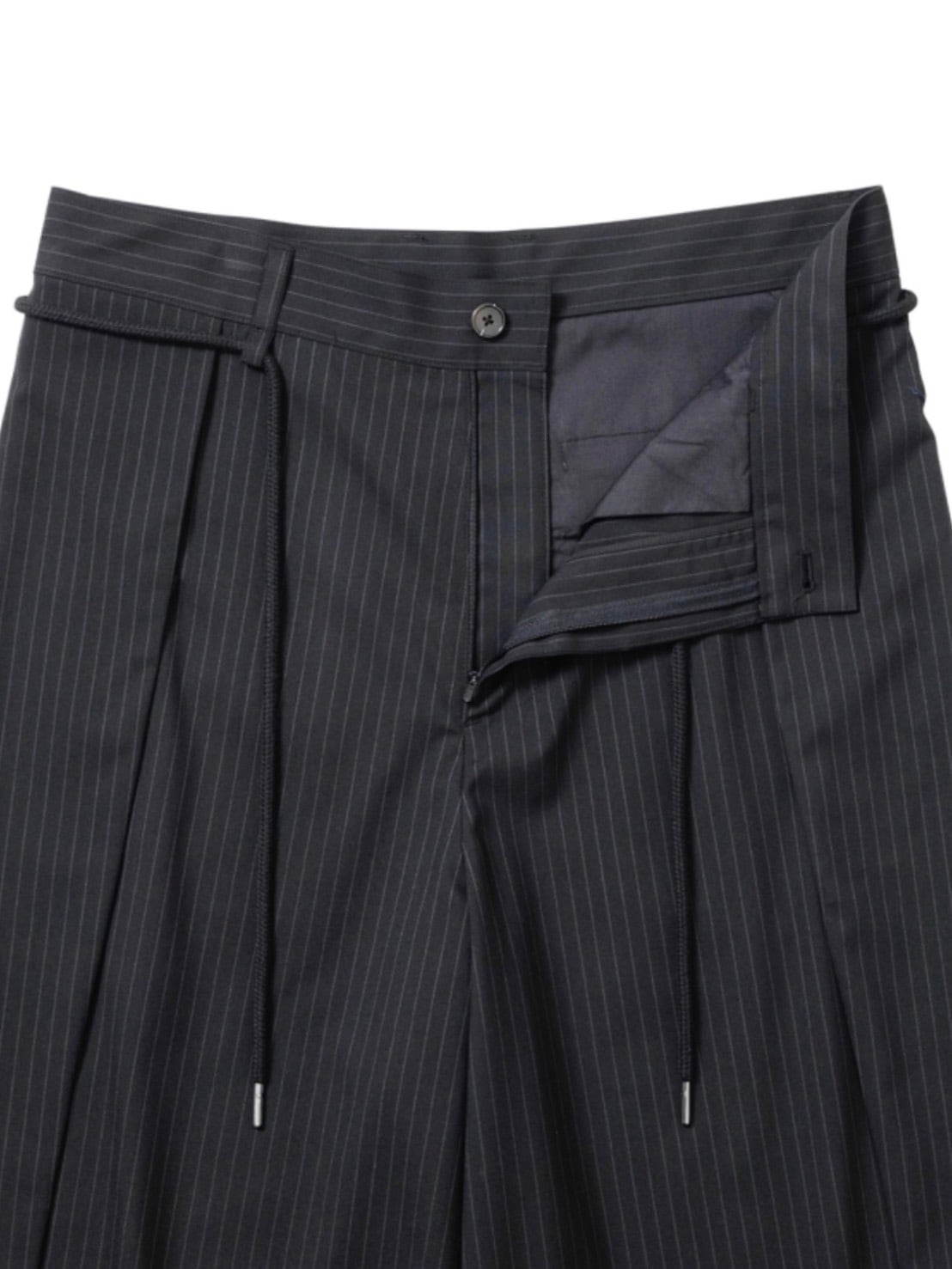 着画、物撮りまだ【AJOBYAJO】One Tuck Stripe Bermuda Pants