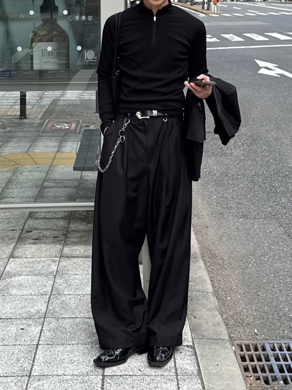受注制【Chikashitsu +】two-tuck wide slacks / 【チカシツプラス】ツータックワイドスラックス (2color)