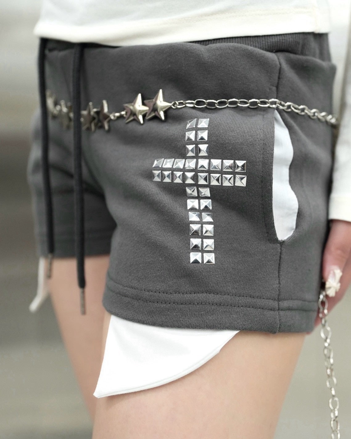 受注制【Never mind the XU】Cross studs mini shorts (3color)