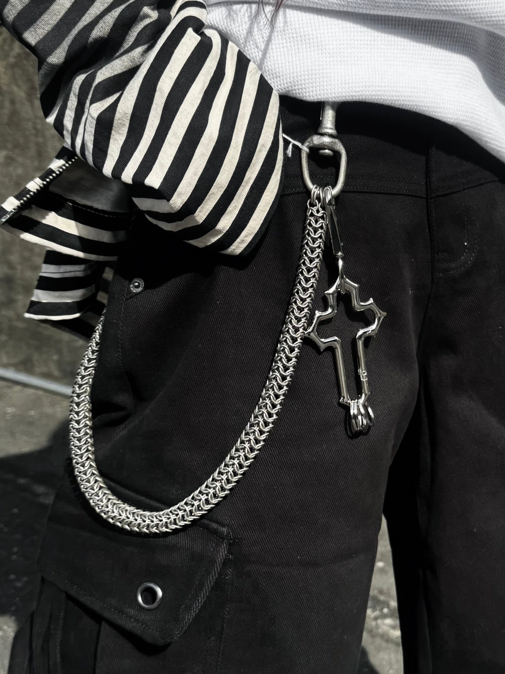 受注制【Never mind the XU】cross carabiner