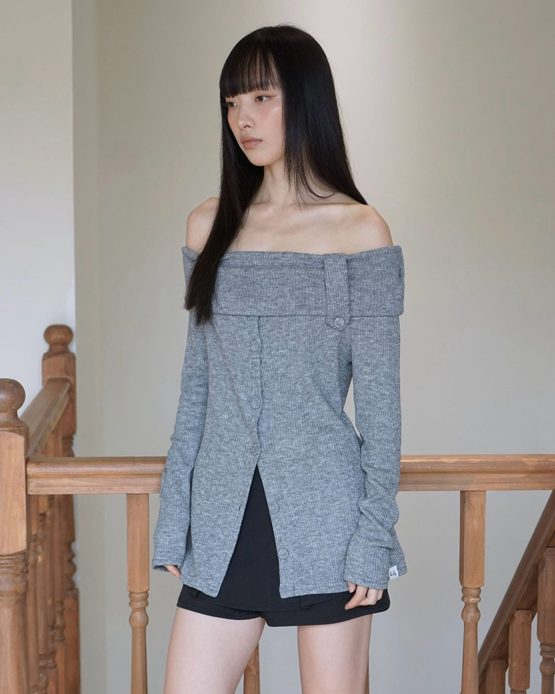 【Uglyshadow】BUTTON OFF-SHOULDER KNIT
