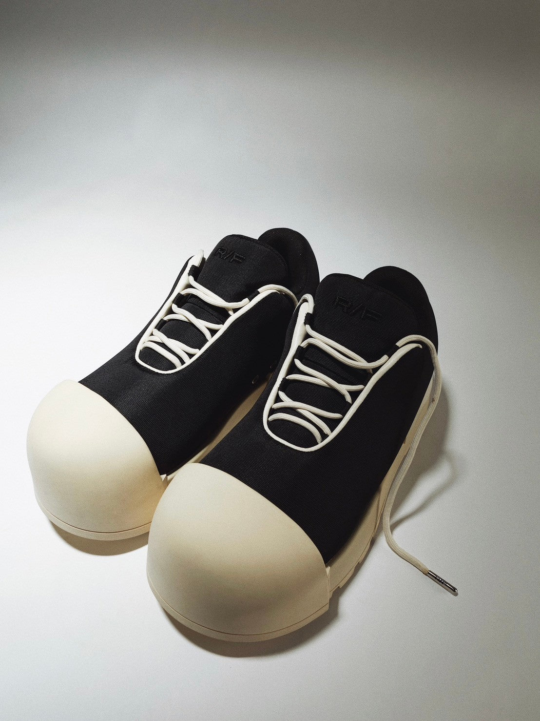 【F.V.V.O】THICK SOLED LOW BOOTS