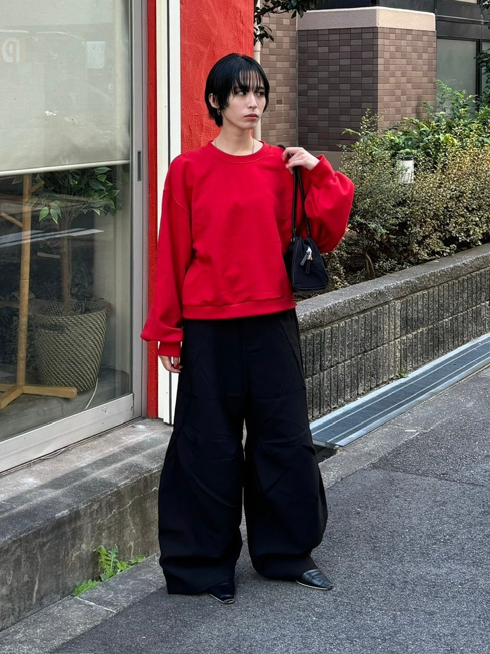 受注制【Chikashitsu +】unisex cropped balloon sweat (3color