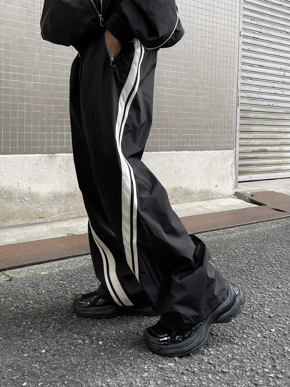 【Chikashitsu +】set up side line track pants (2color) / 【チカシツプラス】セットアップサイドライントラックパンツ