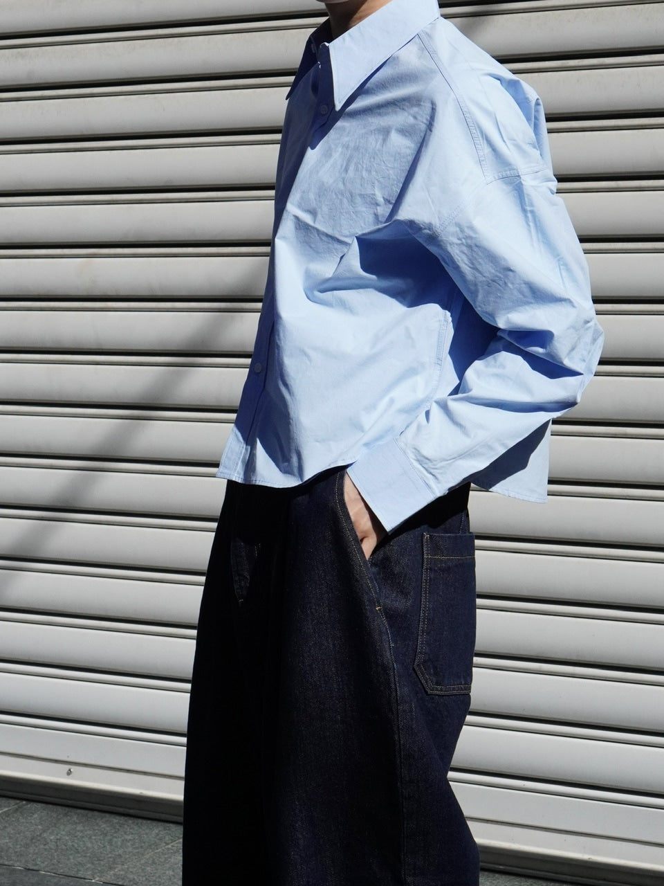 東京店WEB限定受注制【Chikashitsu +】Loose fit cropped shirt (2color)