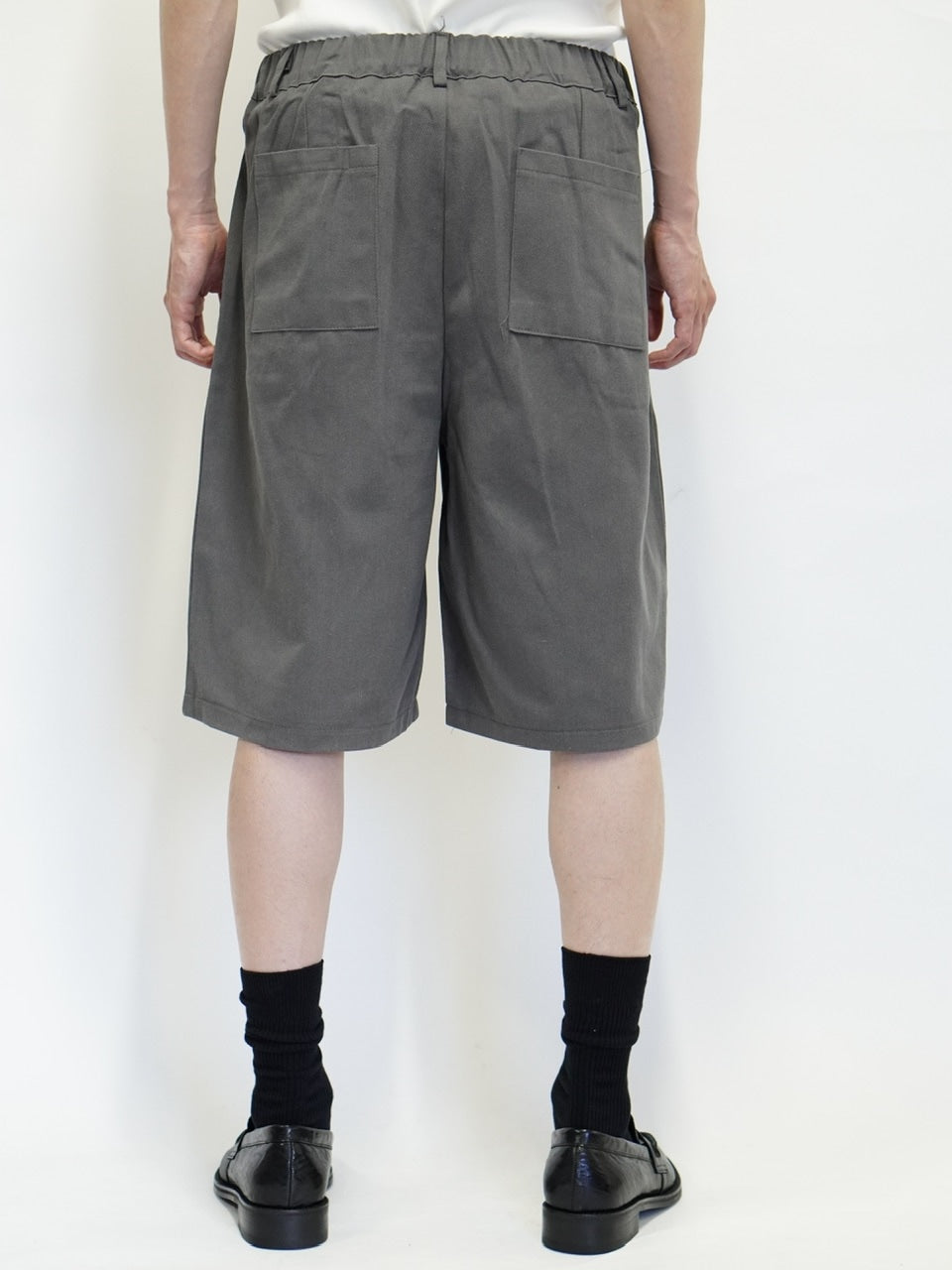 東京店WEB限定【Chikashitsu +】2tuck Bermuda pants (2color)