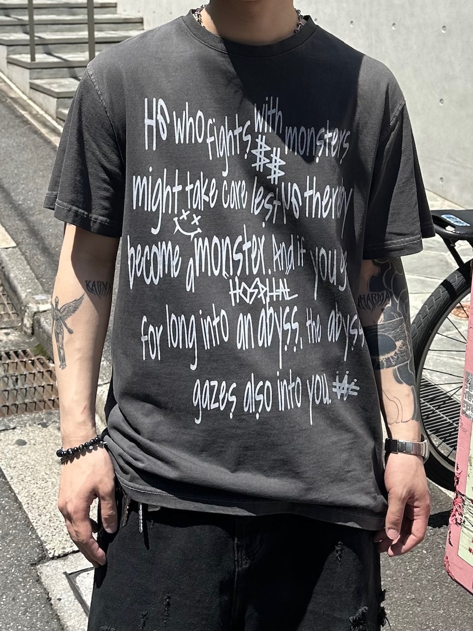 受注制【Chikashitsu +】messaging lettering t-shirt (3color) / 【チカシツプラス】メッセージレタリングプリント半袖Tシャツ