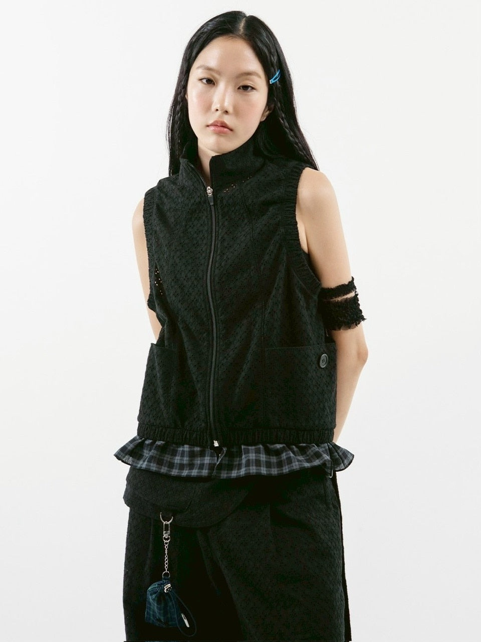 【TUOMIO】EYELET FRILL VEST / 【トゥオミオ】アイレットフリルベスト