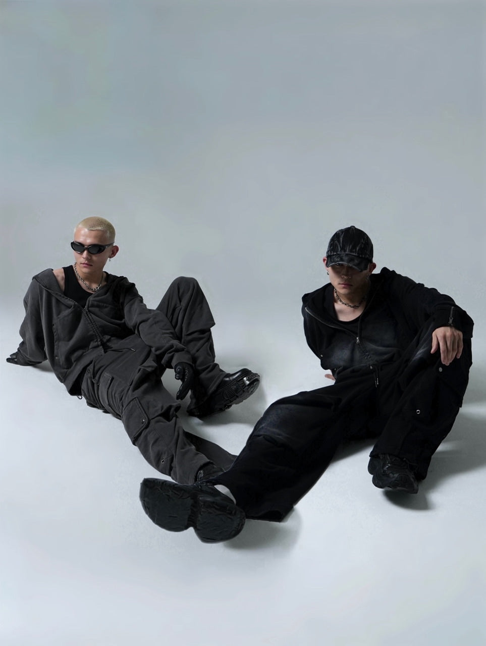 【CHIKASHITSU PLUS HIGH】4 pocket dirty wash sweat cargo pants (charcoal) / 【チカシツプラスハイ】マルチポケットダーティーウォッシュスウェットカーゴパンツ