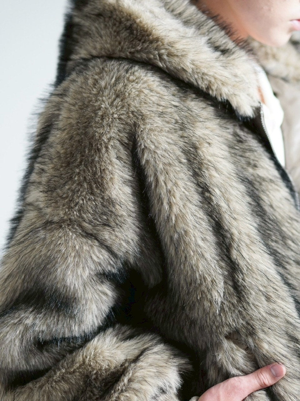 受注制【Chikashitsu +】oversized hooded fur blouson / 【チカシツプラス】オーバーサイズフーデッドファーブルゾン (4color)