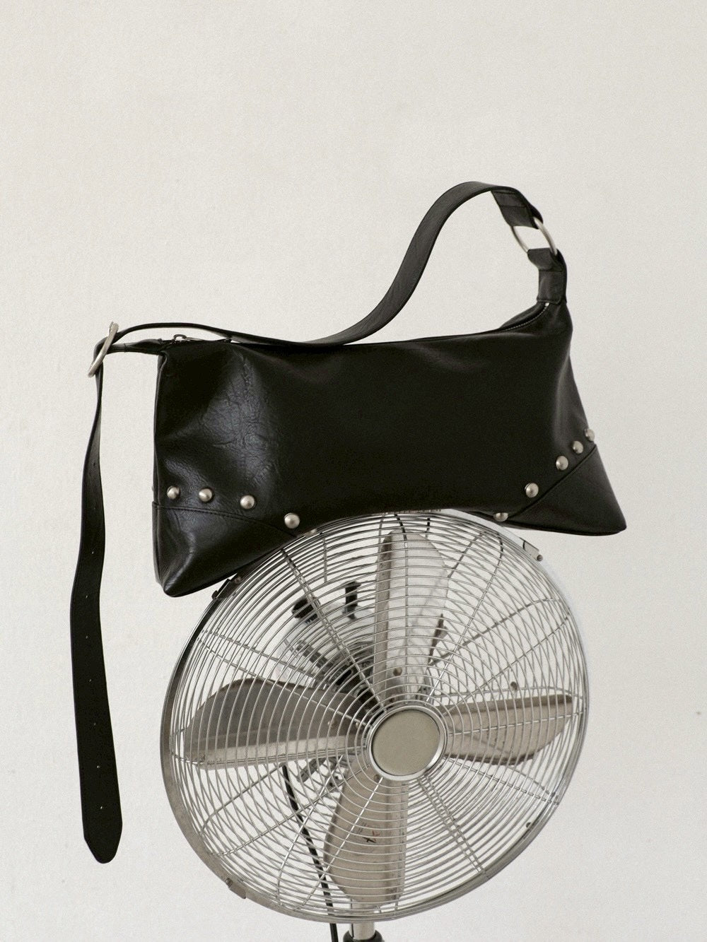 【IUGAMAKARAS】Studded Hobo Bag