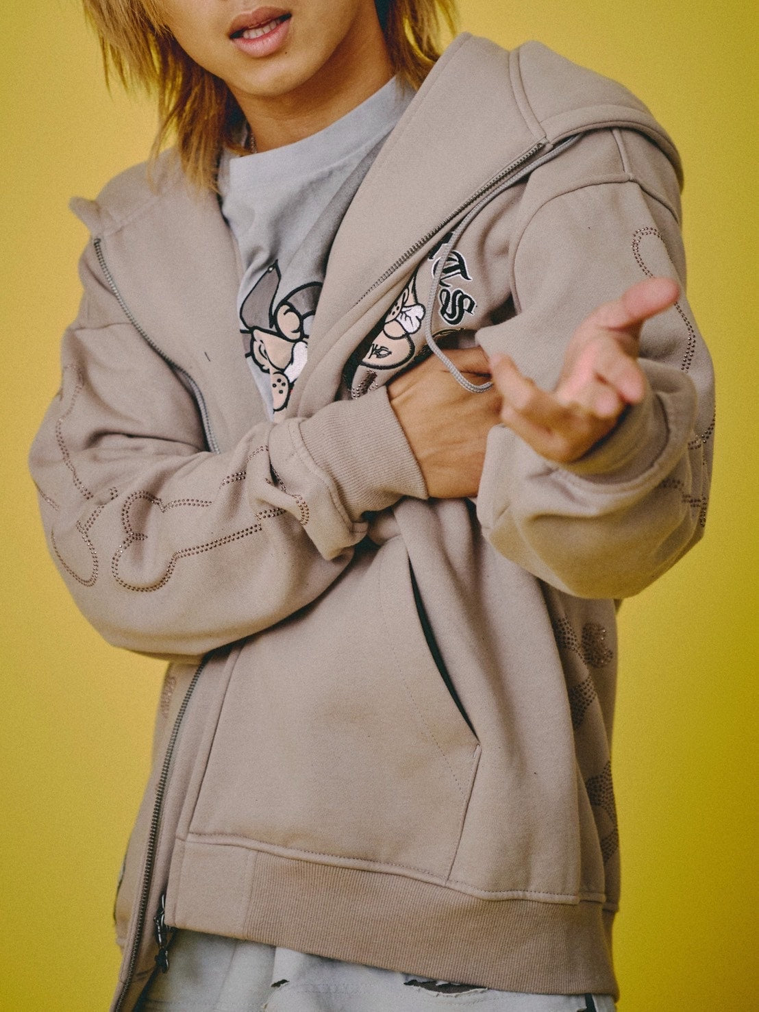 【GALFY】ピカピカ骨骨パーカー