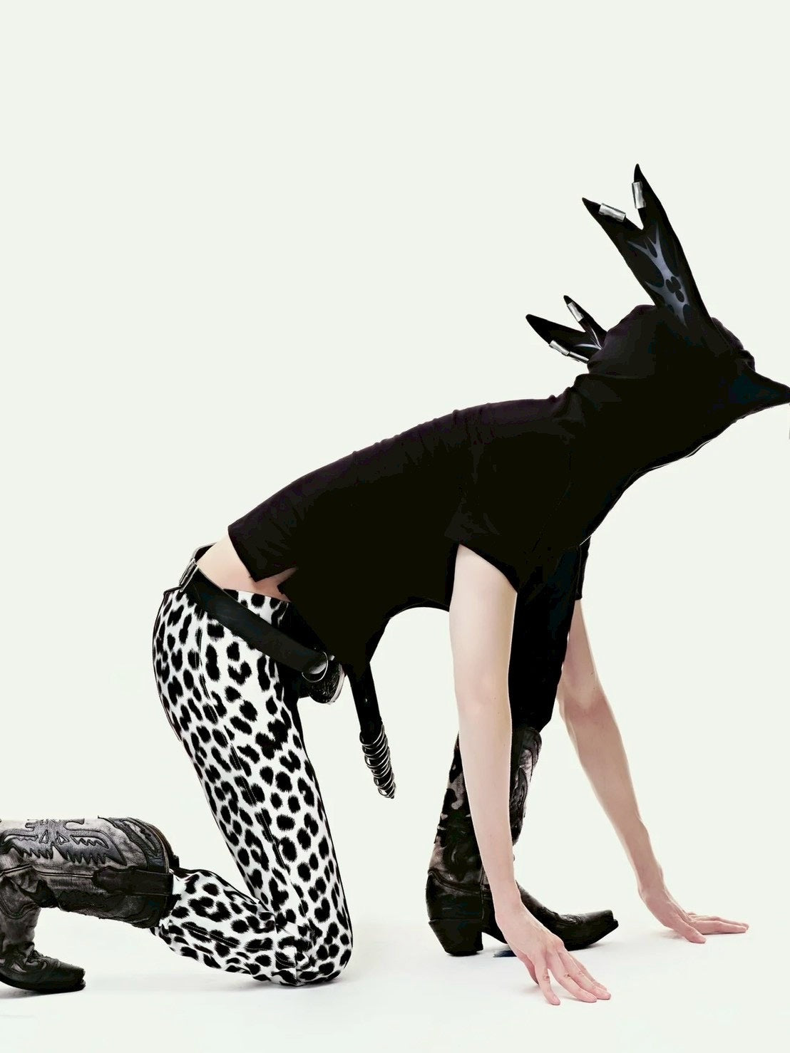 【Cozy world Wide】EPL RABBIT TEE