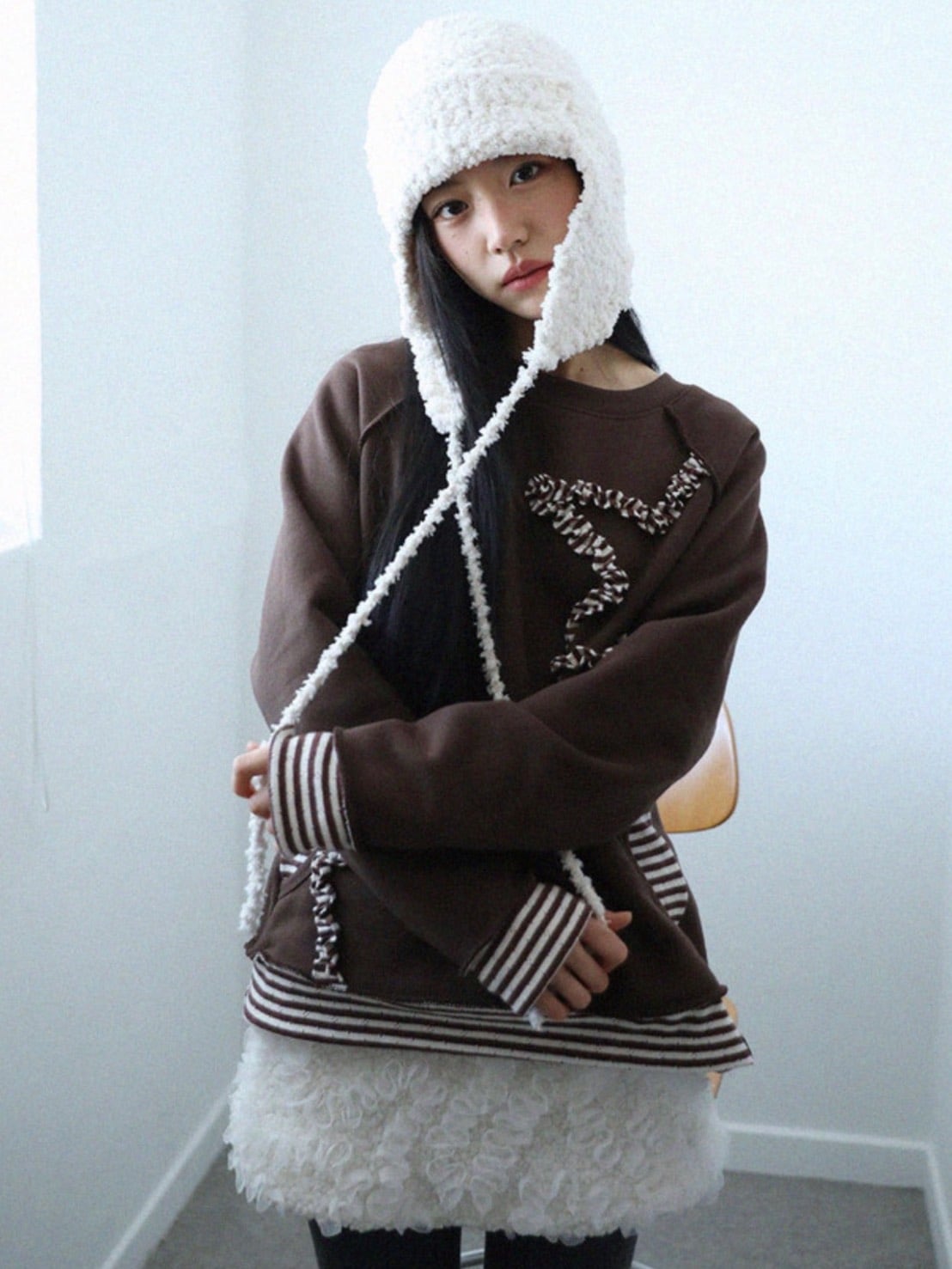 12/21 20:00 発売【Uglyshadow】STAR LAYERED SWEATSHIRT