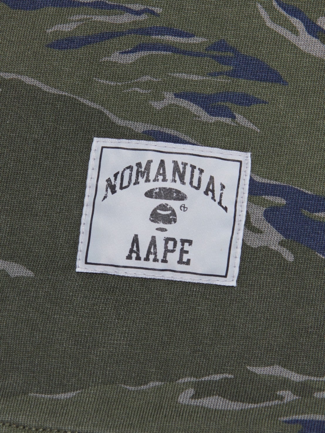 【AAPE X NOMANUAL】AAPE X NOMANUAL LONG SLEEVE TEE