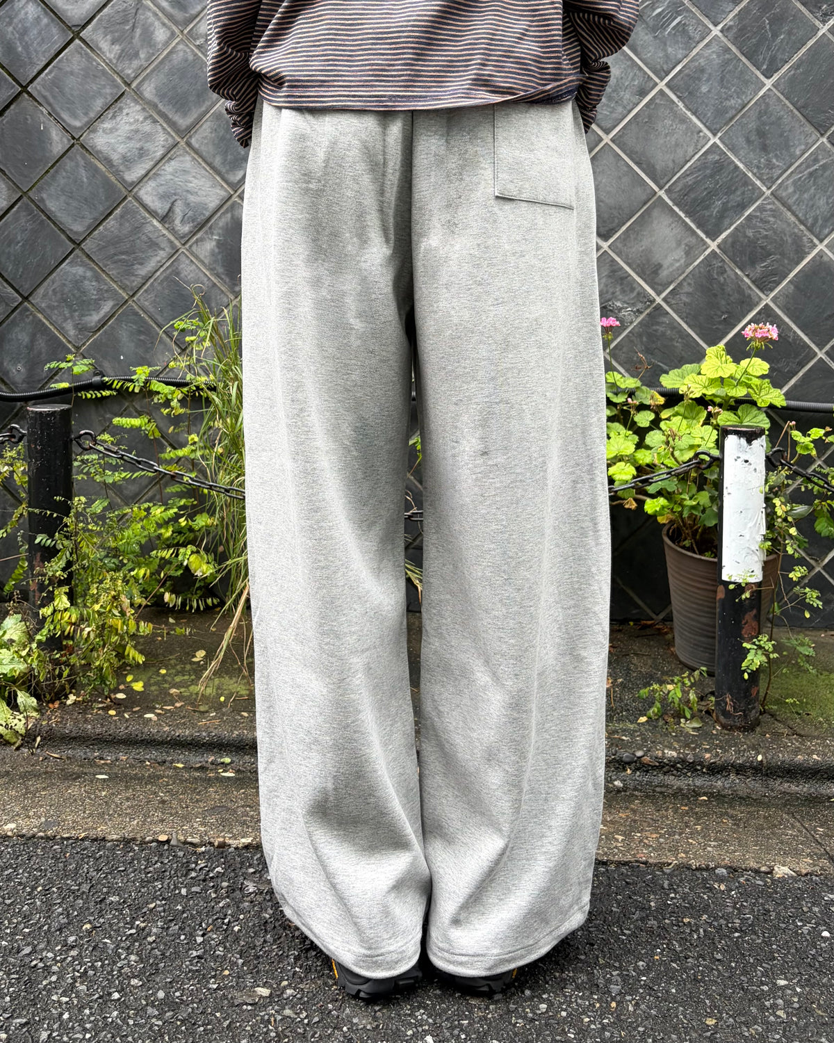 東京店WEB限定【Chikashitsu +】pintuck sweat pants (2color)
