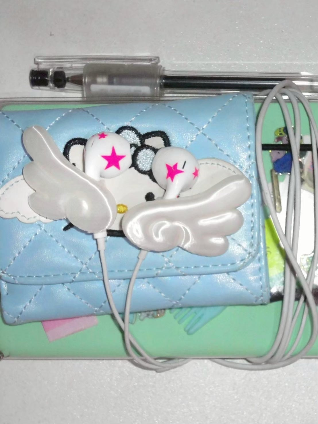 【EVERYTHINGS】Cupid’s Wings Earphone Attachment
