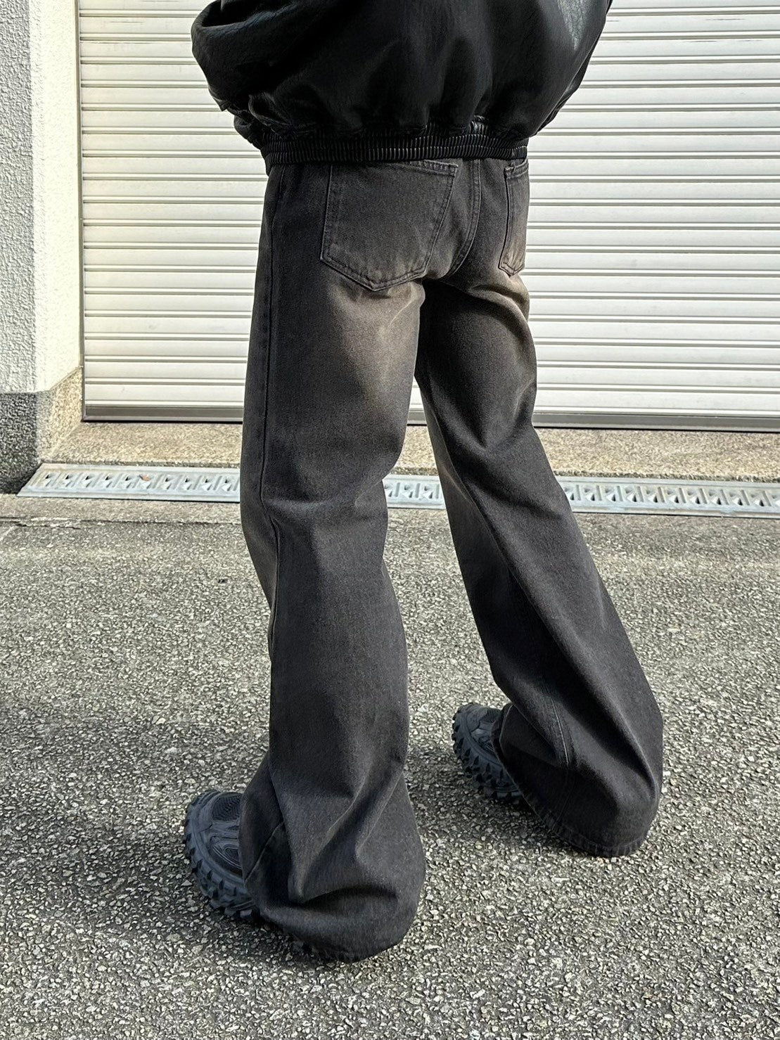 【Chikashitsu +】vintage wash bootscut denim pants (2color)