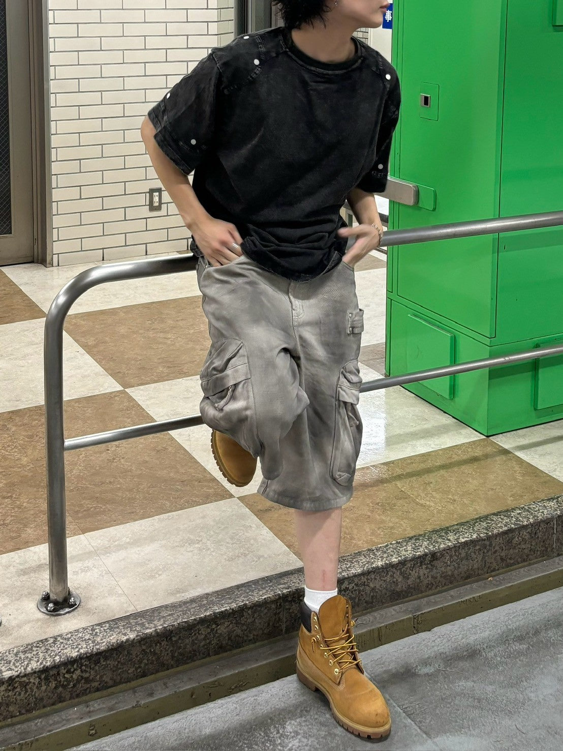 【Chikashitsu +】oversized pigment rivet t-shirt (2color)