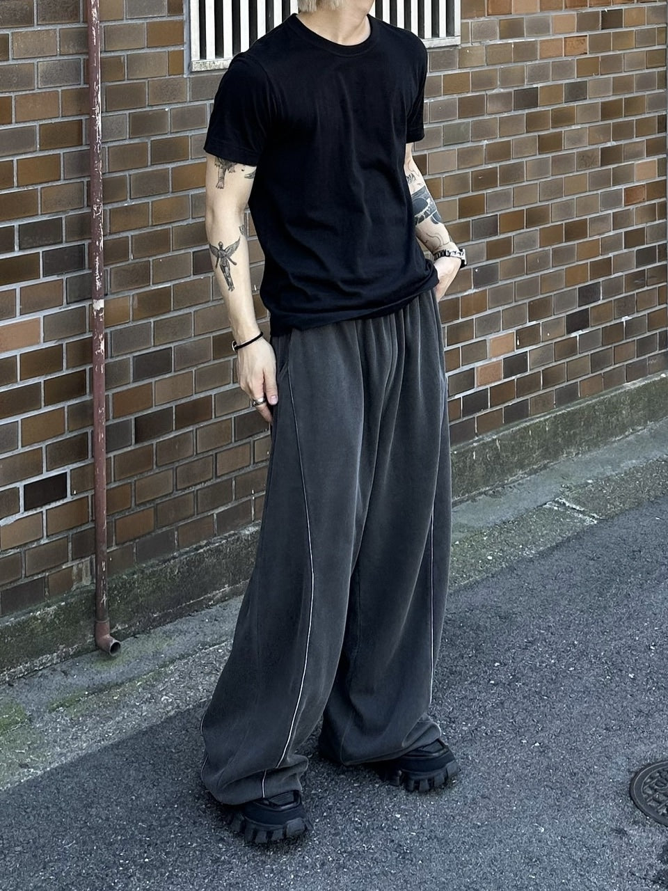 大阪店WEB限定受注制【Chikashitsu +】pigment piping wide sweat pants (2color)
