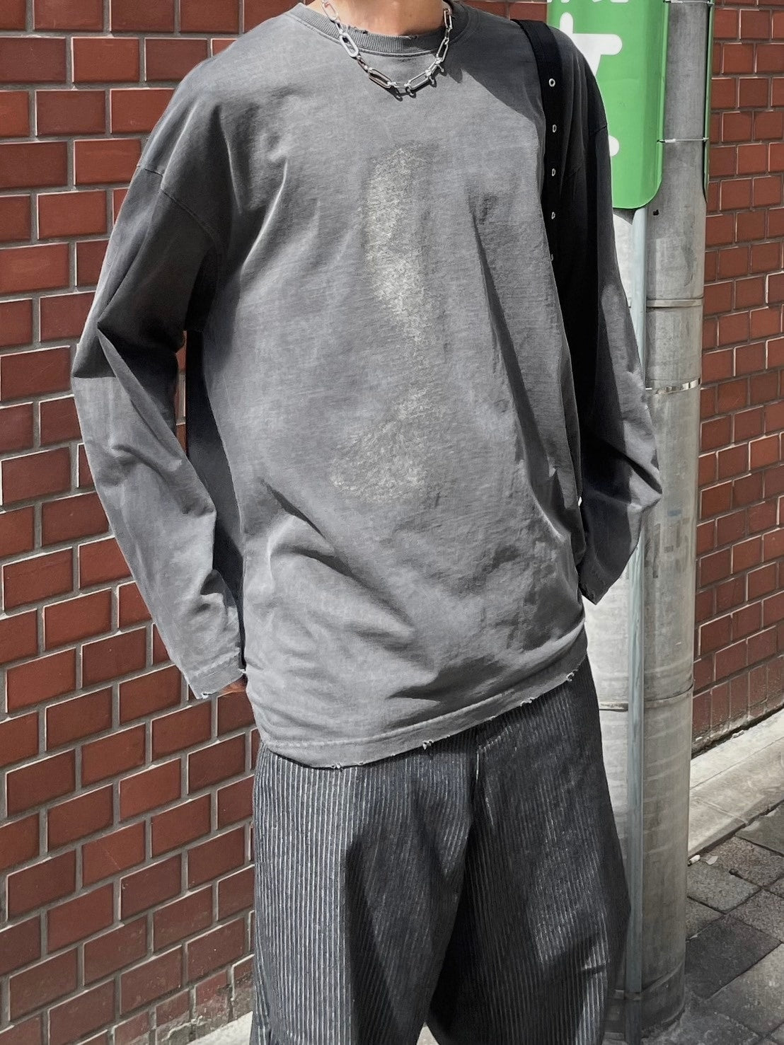 【Chikashitsu +】oversized shadow print damage long sleeve (2color) / 【チカシツプラス】オーバーサイズシャドウプリントダメージ長袖Tシャツ