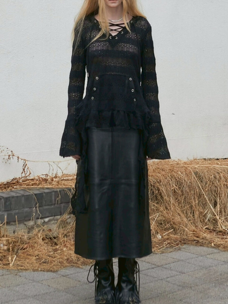 【NOT KNOWING】Lace V Neck Ruffle Hoodie