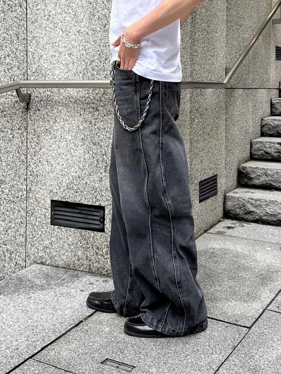 【Chikashitsu +】side wave design denim pants (BLACK)