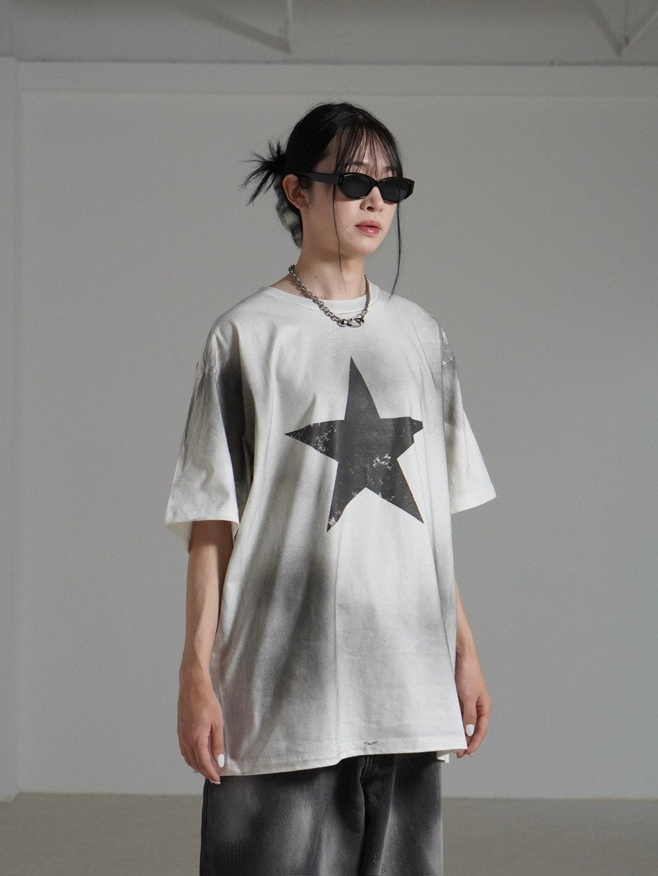 受注制【Chikashitsu +】pigment big star t-shirt (2color) / 【チカシツプラス】ピグメントビッグスタープリント半袖Tシャツ