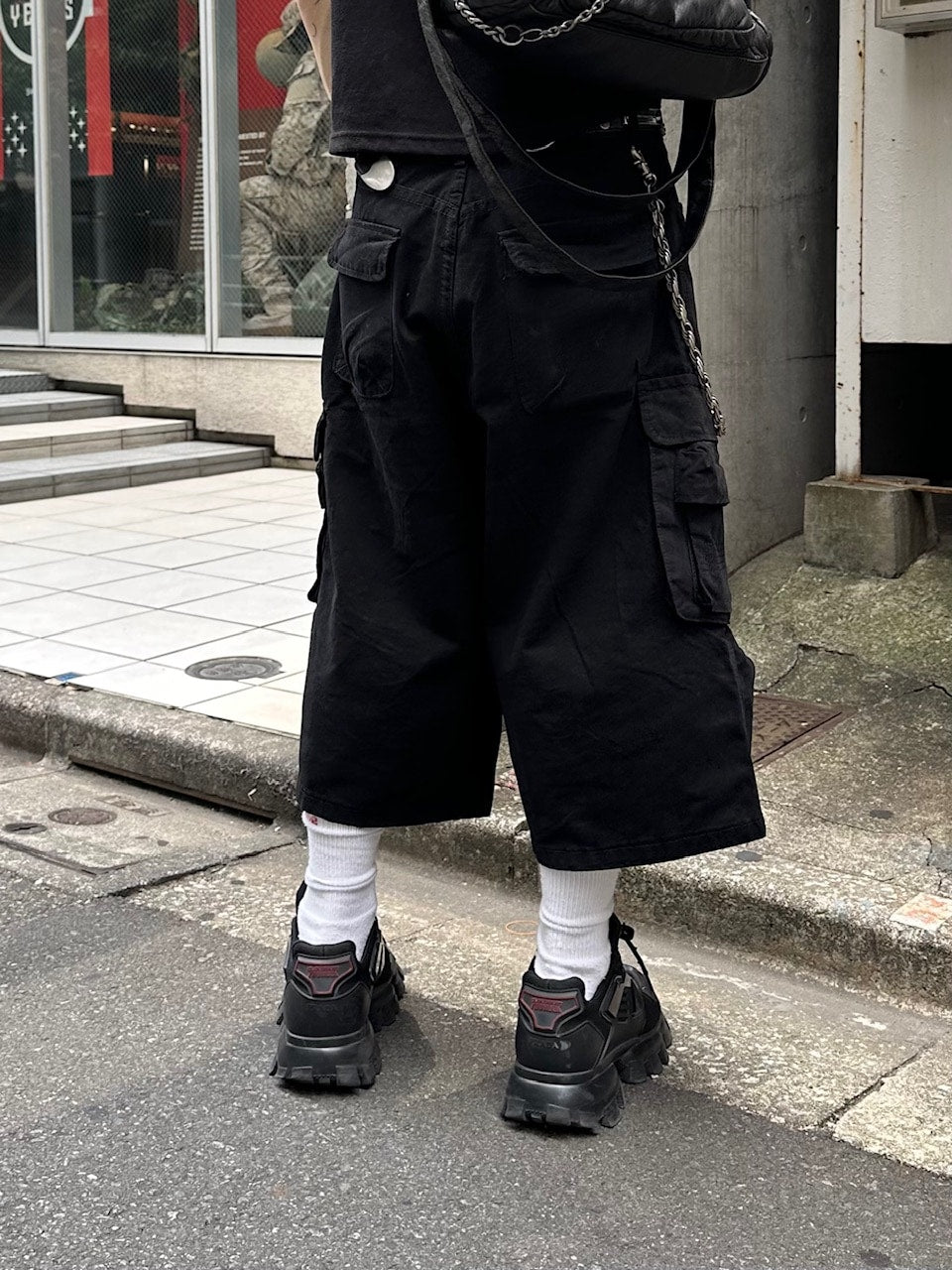大阪店WEB限定受注制【Chikashitsu +】cotton cargo bermuda pants (2color)