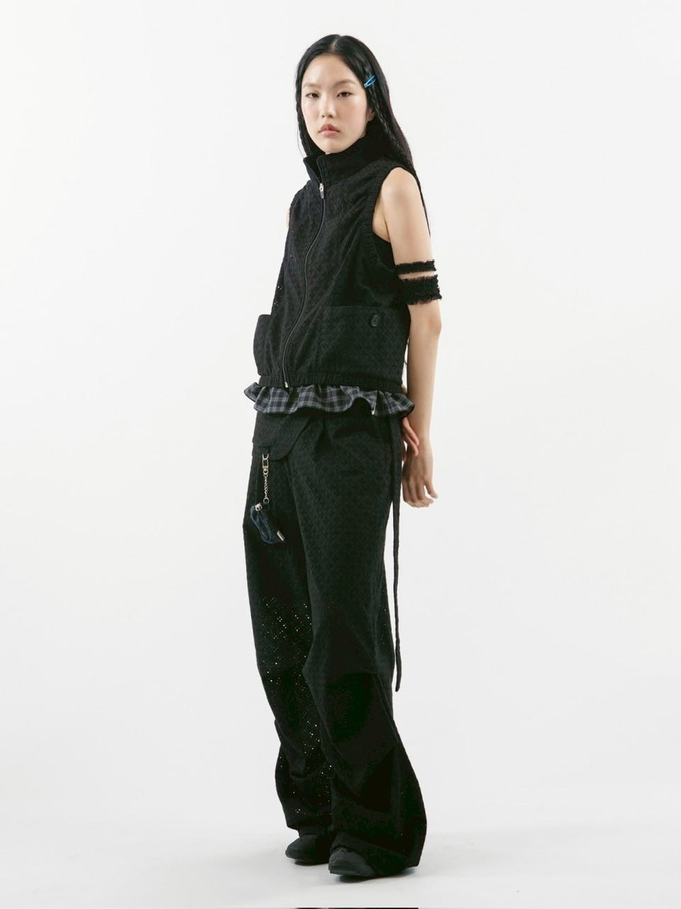 【TUOMIO】EYELET FRILL VEST / 【トゥオミオ】アイレットフリルベスト