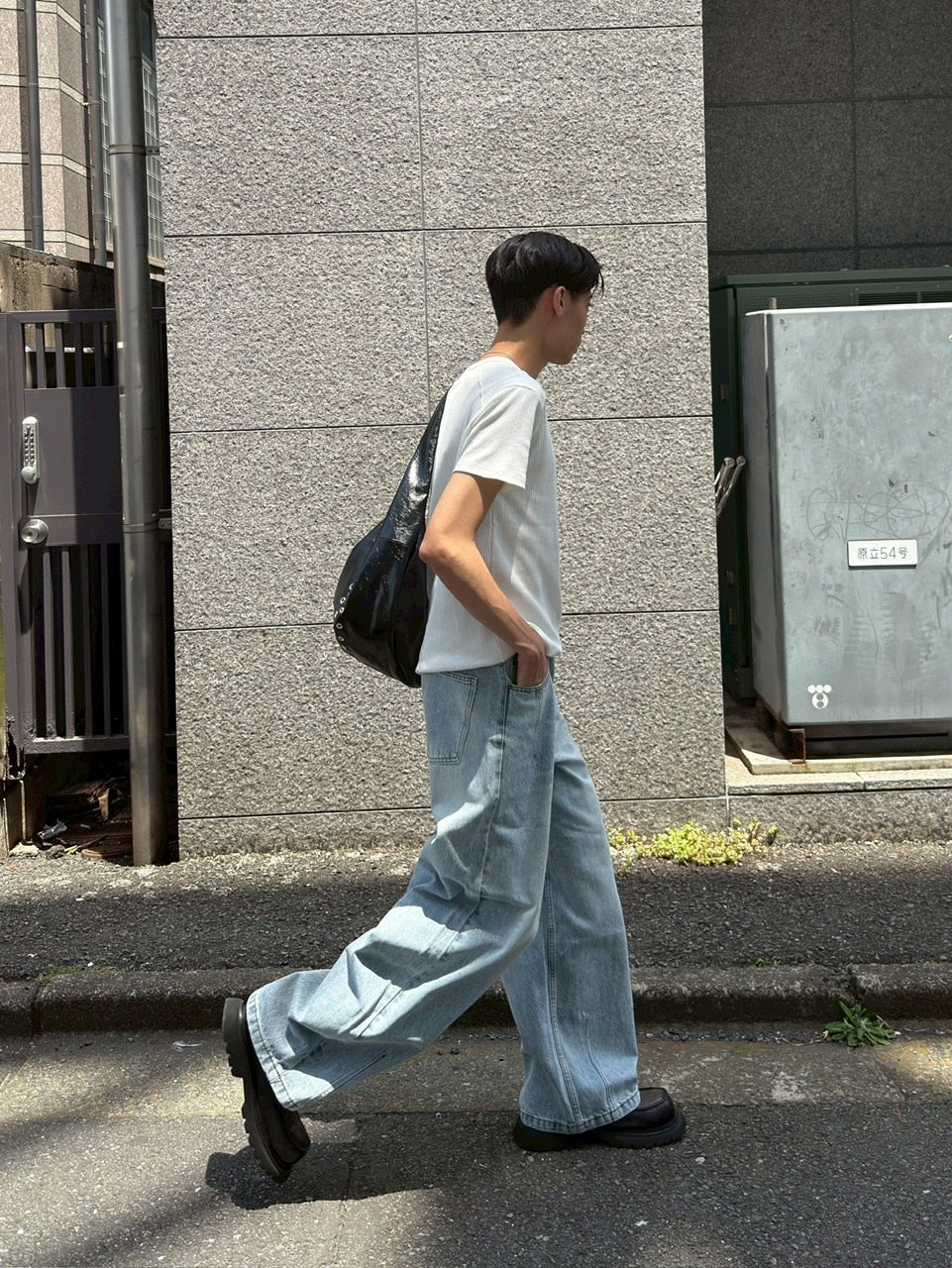 東京店WEB限定受注制【Chikashitsu +】barrel leg jeans