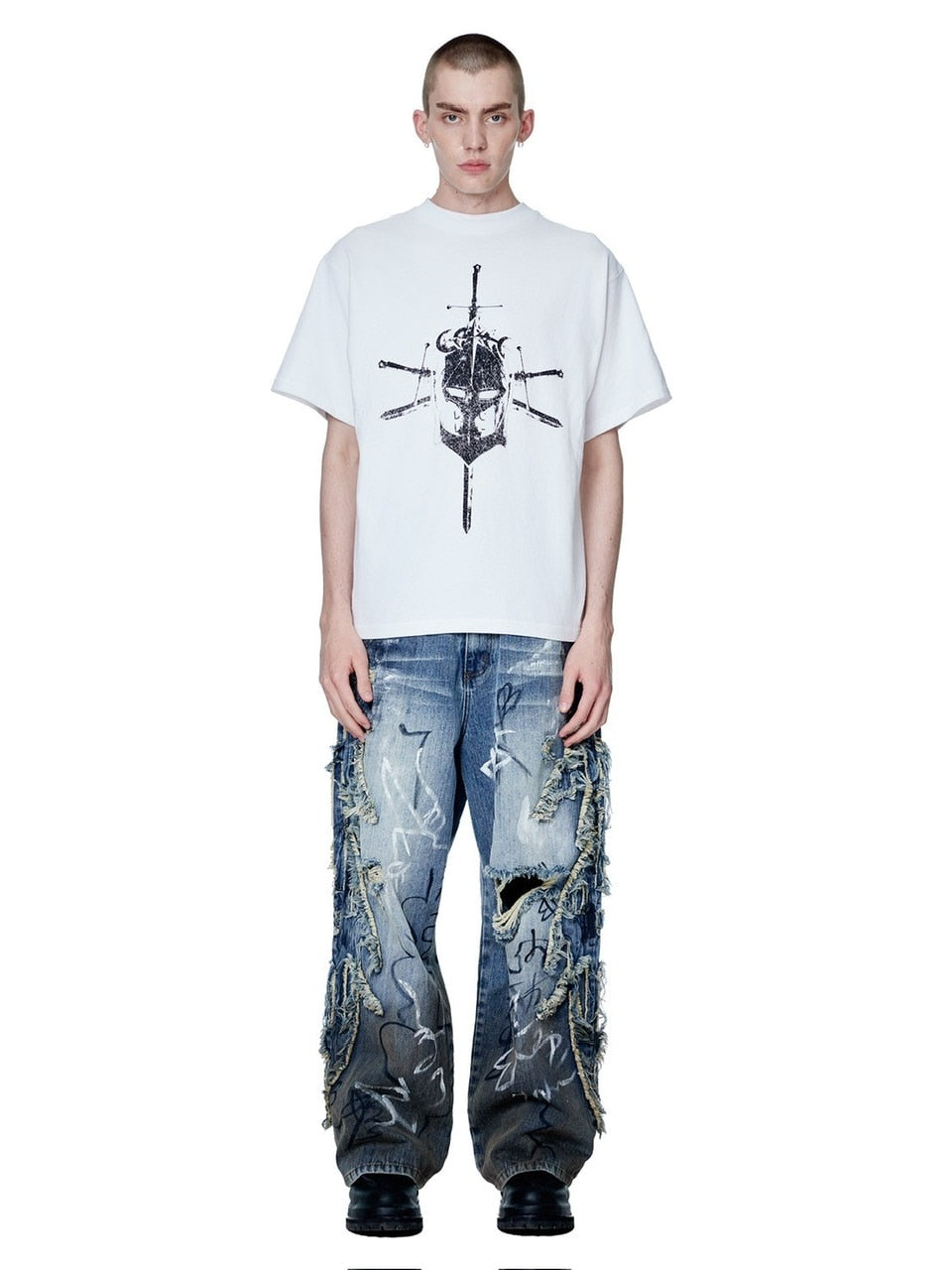 【The Boy Has No Patience】LUMINOUS DAWN KNIGHT & SWORD TEE / 【ザボーイハズノーペーシェンス】ナイト＆ソードグラフィックデザイン半袖Tシャツ