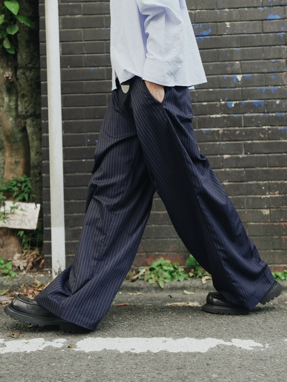 【CS】stripe cross tuck drape slacks (navy)