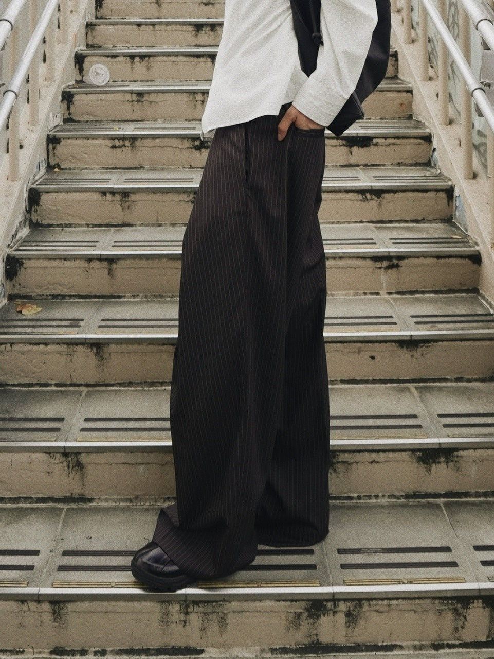 【CS】stripe cross tuck drape slacks (brown)