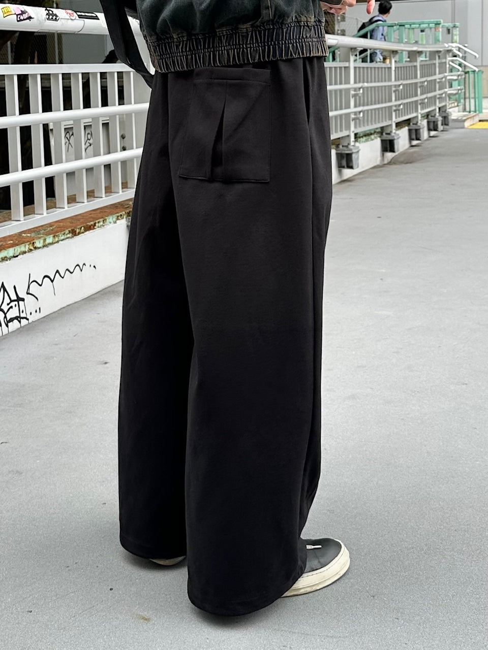 大阪店WEB限定受注制【Chikashitsu +】double tuck balloon sweat pants / 【チカシツプラス】ダブルタックバルーンスウェットパンツ (2color)
