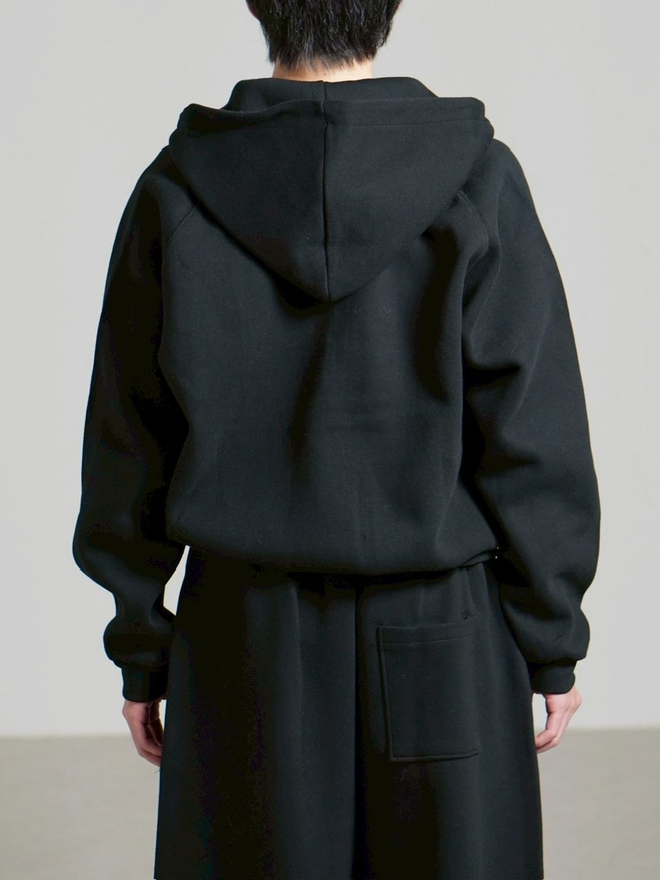 受注制【Chikashitsu +】heavy weight cotton cropped hoodie / 【チカシツプラス】ヘビーウェイトコットンクロップドパーカー (3color)