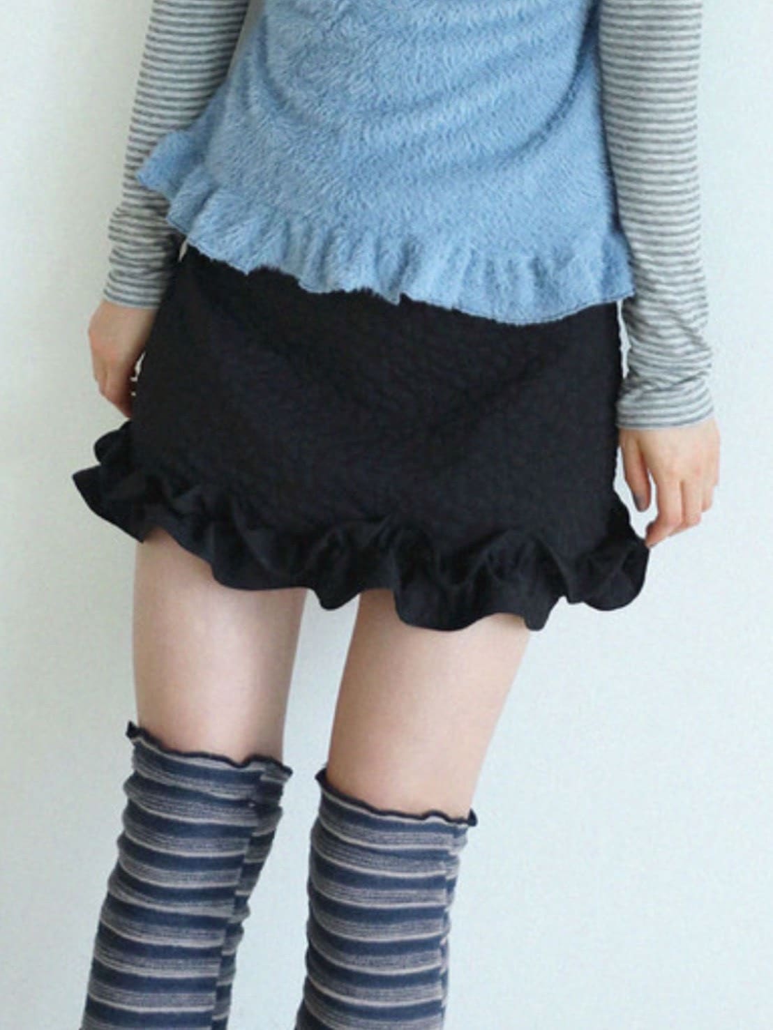 12/21 20:00 再販【Uglyshadow】KNEE HIGH SOCKS