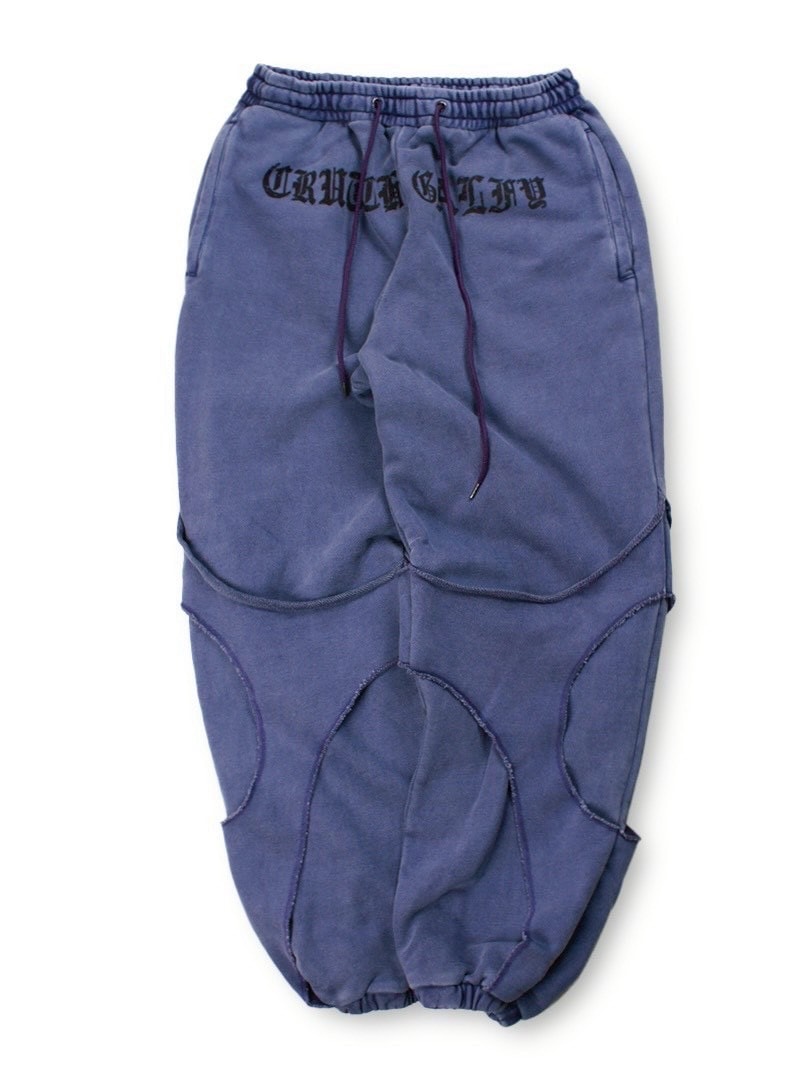 【GALFY】穴の向こうにわんちゃんスウェット