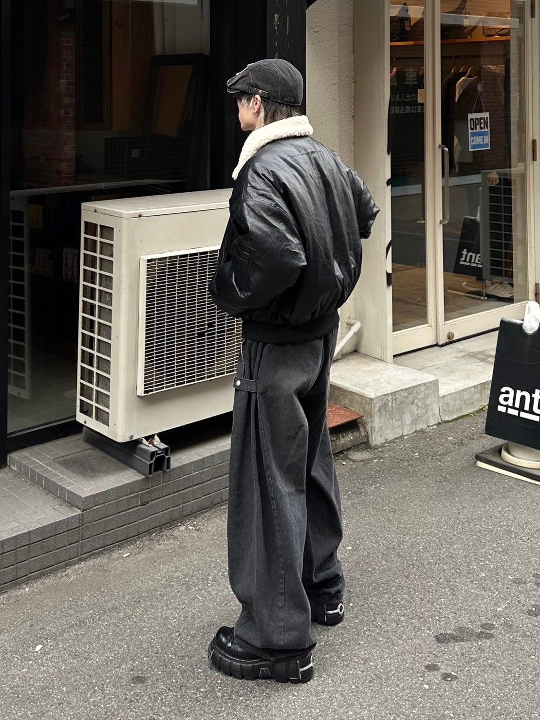 受注制【Chikashitsu +】side snap balloon denim pants (2color)