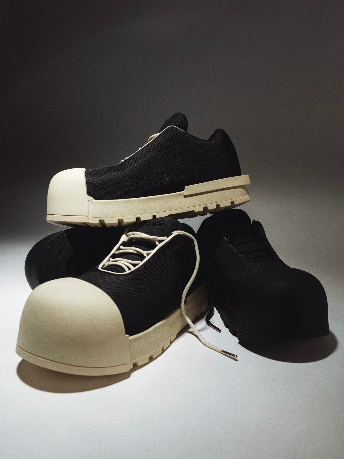 【F.V.V.O】THICK SOLED LOW BOOTS