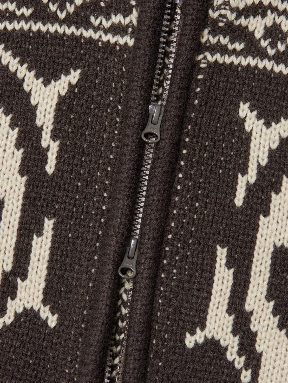 【NOMANUAL】COWICHAN HOODED ZIP-UP