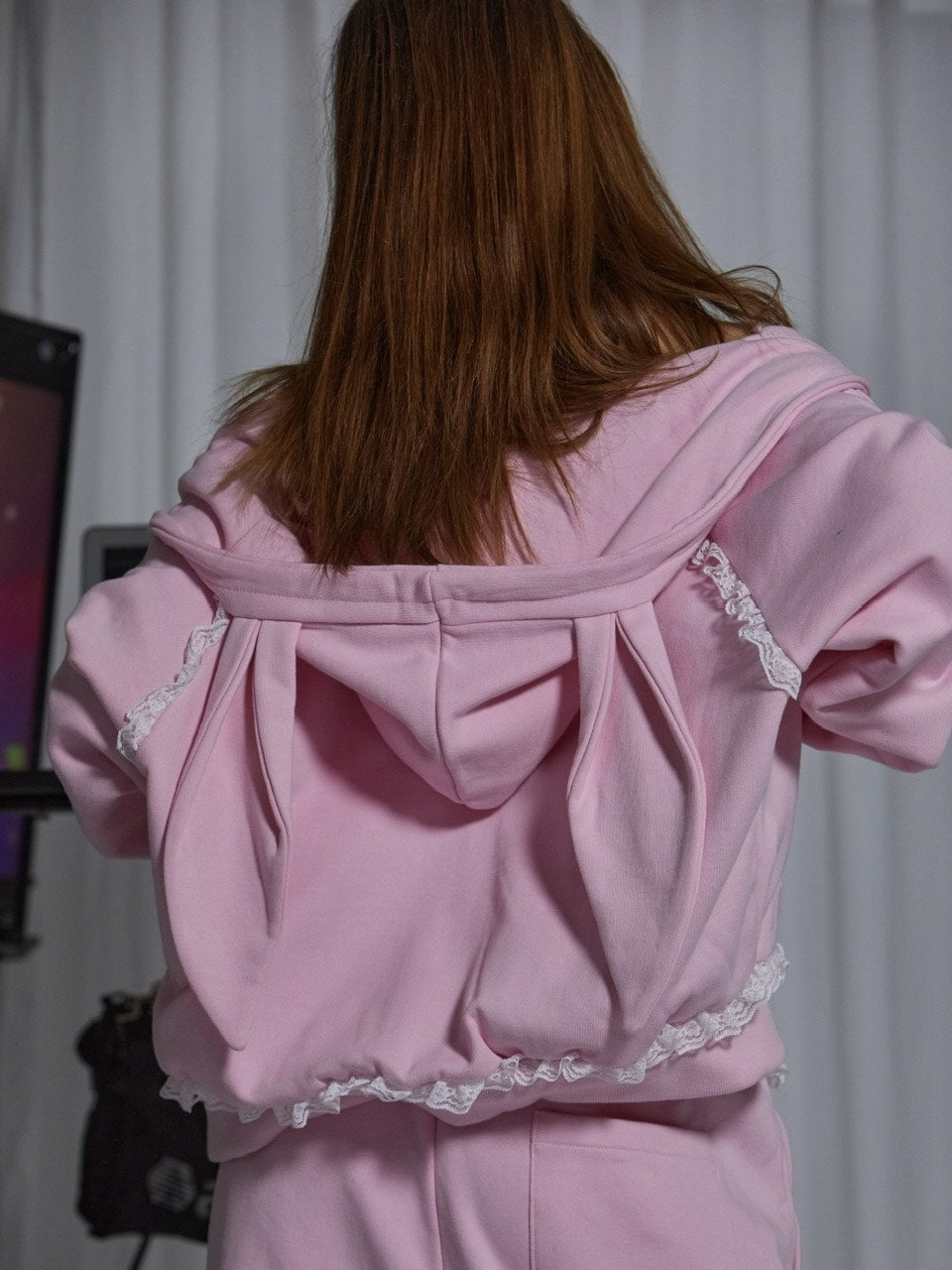 【GATELESS】RABBIT FRILL ZIP-UP HOODIE